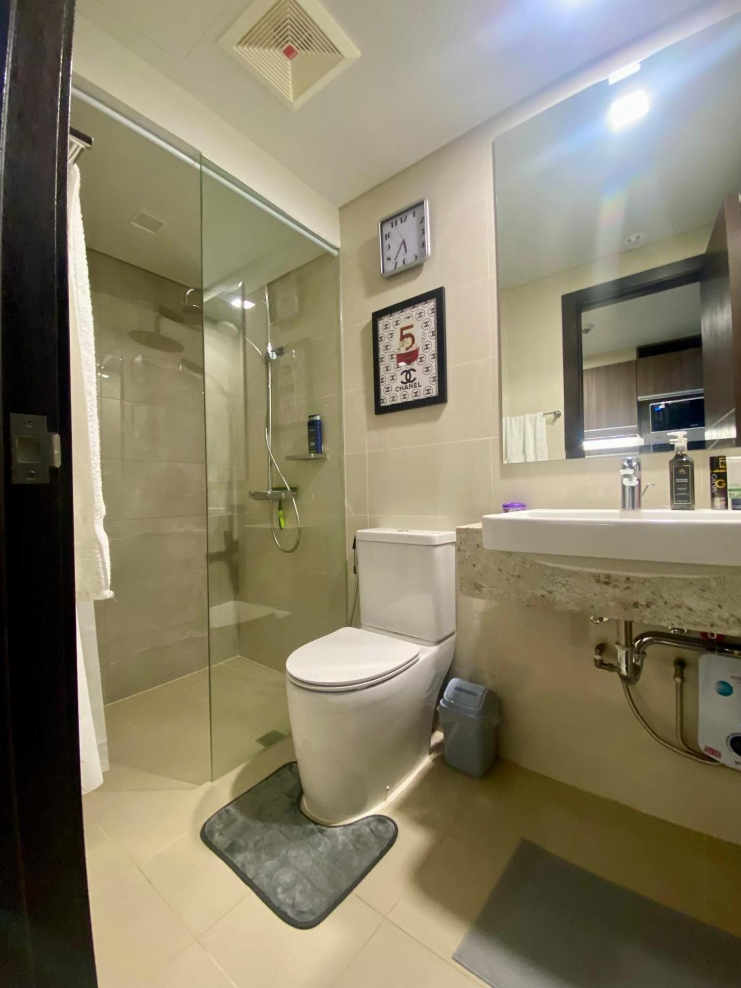 Апарт отель Park Mckinley West In Bgc Taguig Манила Экстерьер фото